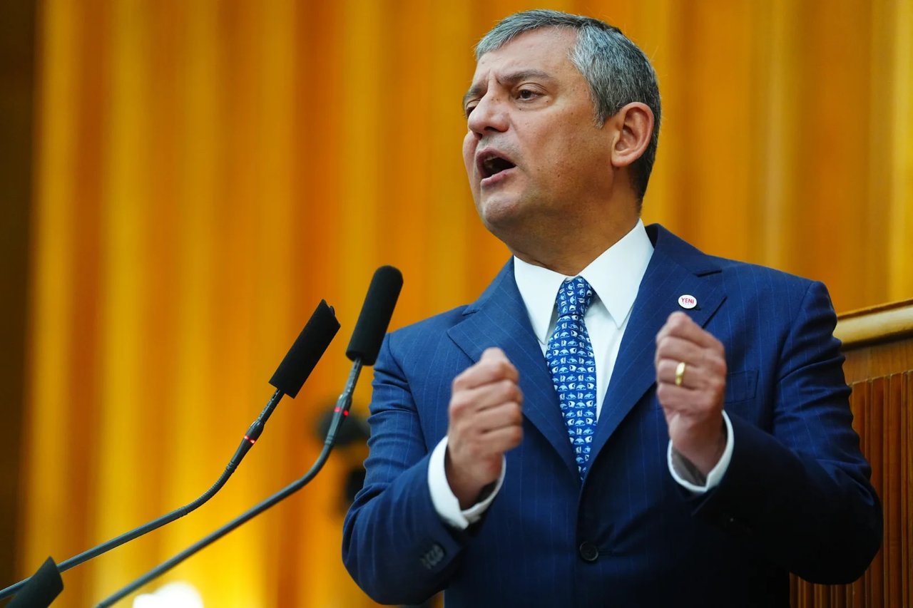 Yeni Parti Genel Başkanı Özel’den ilçe başkanlarına tehdit, CHP’li Erol’dan manifesto