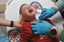 İzmir'de parkta oynayan üç yaşındaki çocuğa bıçaklı saldırı