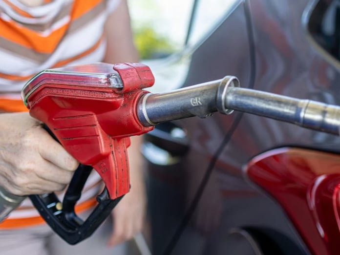 Motorin-Otogaz-Benzin fiyatları ne kadar, zam-indirim var mı? 18 Ekim güncel akaryakıt fiyatları