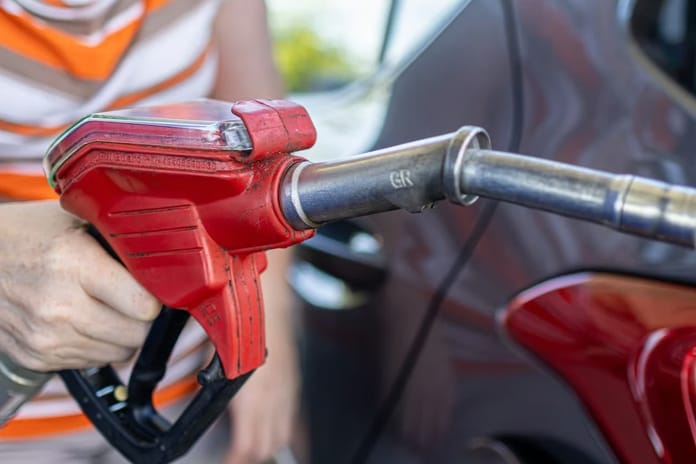 Motorin-Otogaz-Benzin fiyatları ne kadar, zam-indirim var mı? 18 Ekim güncel akaryakıt fiyatları