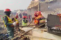 Faysalabad'da tutkal fabrikasında patlama: 15 ölü