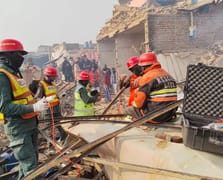 Faysalabad'da tutkal fabrikasında patlama: 15 ölü