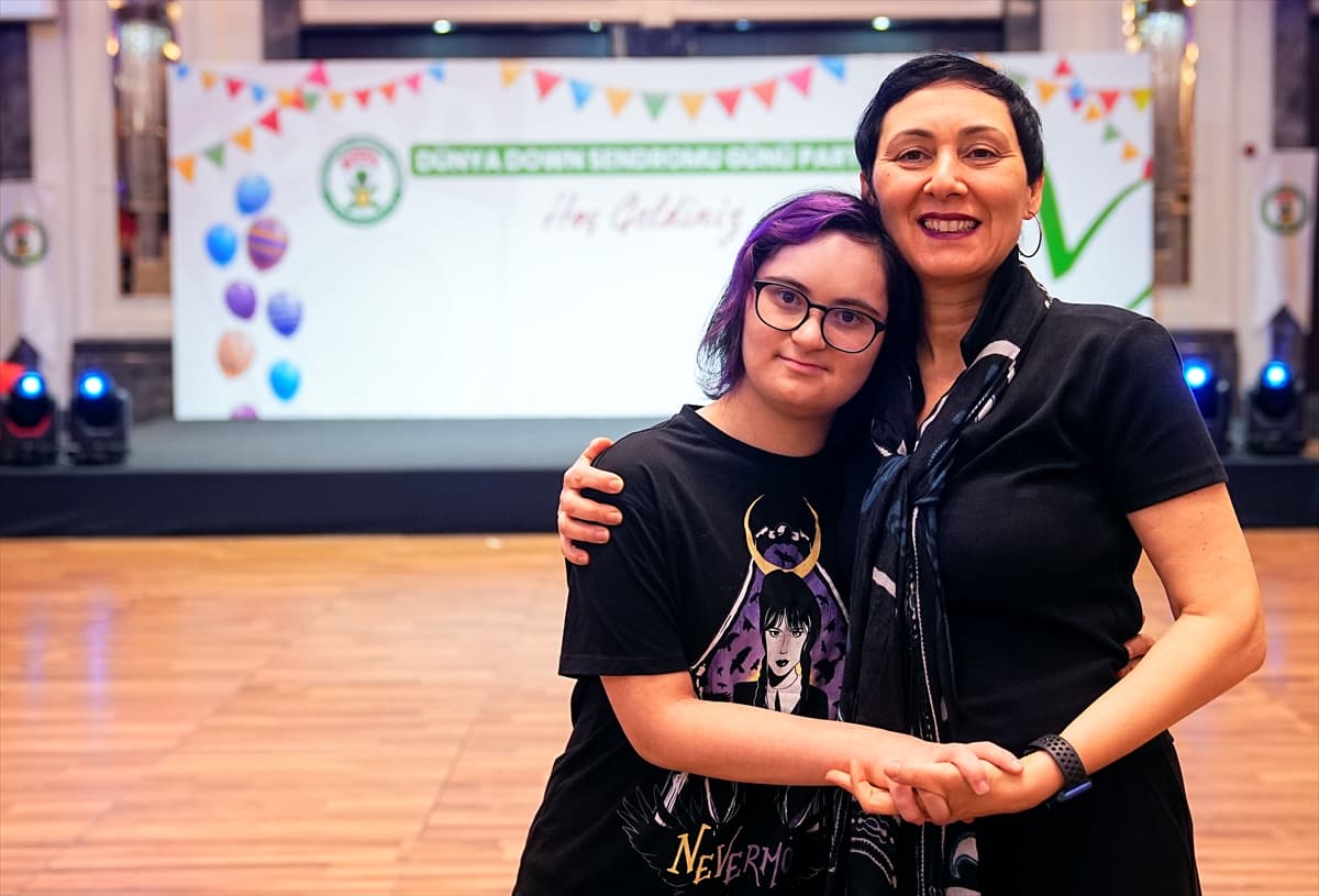 Vosvos konvoyuyla farkındalık etkinliği: Down sendromlu bireyler Yenikapı’da buluştu