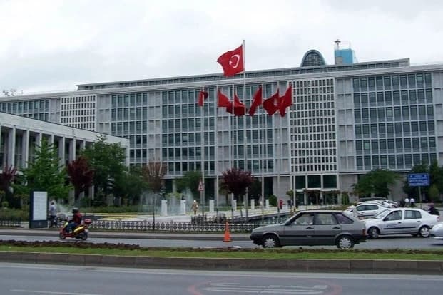 İBB'ye yeni dalga operasyonu 