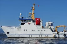Türk araştırma gemisi Piri Reis Yunanistan'ın takibinde