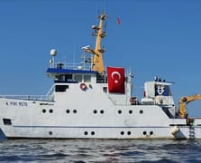 Türk araştırma gemisi Piri Reis Yunanistan'ın takibinde