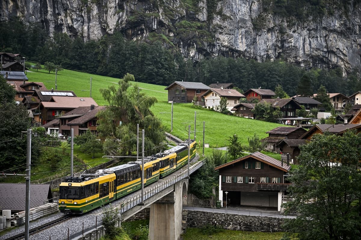 Alpler'in ortasında düşsel bir vadi: Lauterbrunnen