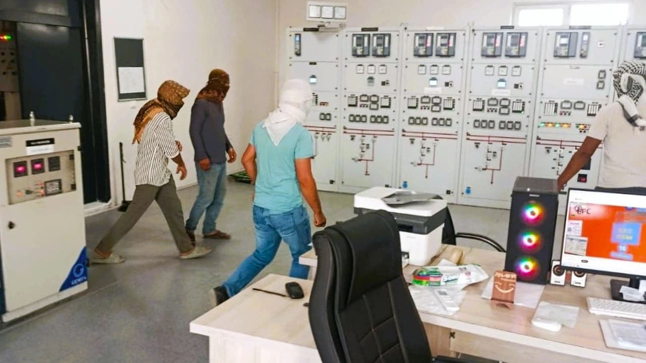 Şanlıurfa’da trafo merkezine baskın: Kaçak elektrik için müdahale ettiler