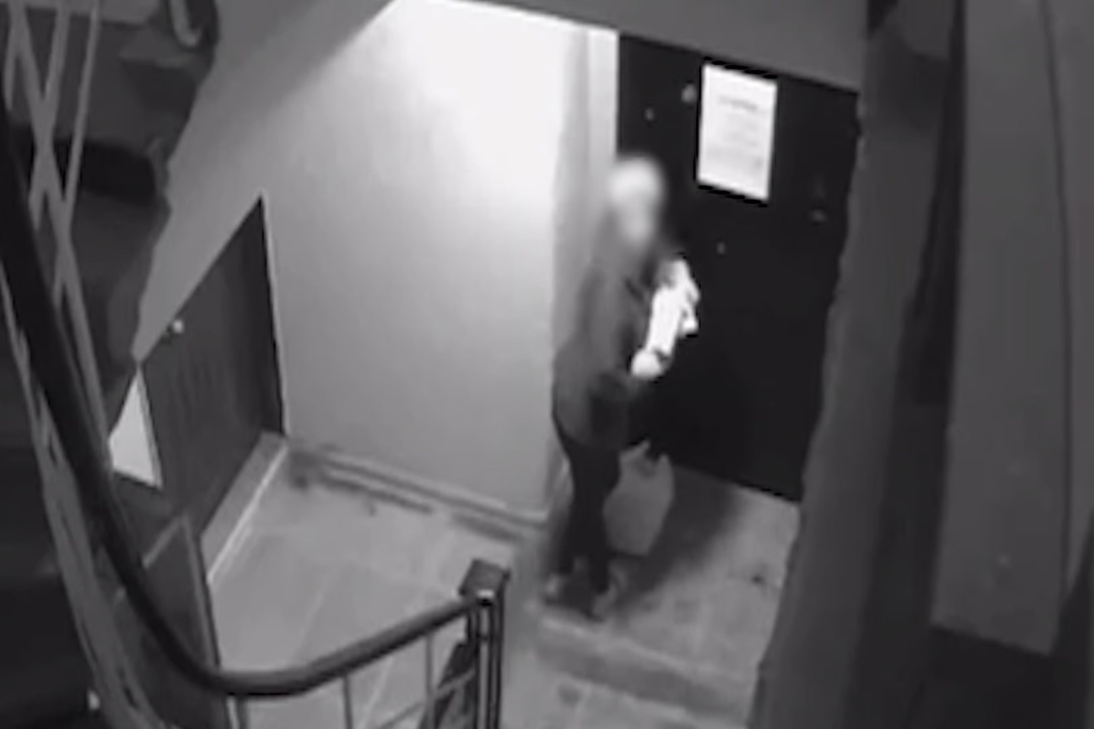 Poşete koyduğu bebeği çöpe bırakan anne yakalandı