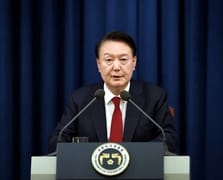 Sıkıyönetim davasında Yoon Suk Yeol'un idamı istendi