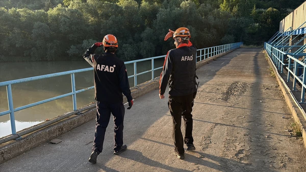 Mola yerinde akılalmaz olay! CHP'li Mustafa Erten Filyos Çayı'nda akıntıya kapıldı