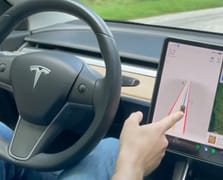 Tesla ABD'de ücretsiz otopilotu kaldırdı: Sadece ücretli abonelik dönemi başladı