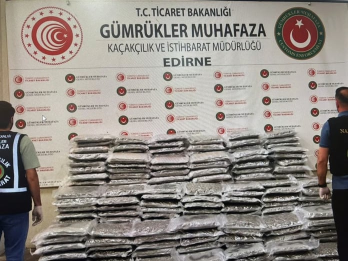 Ticaret Bakanlığı ekiplerinden Edirne ve İstanbul'da dev uyuşturucu operasyon
