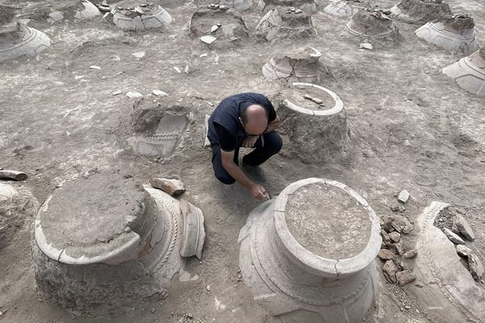 Van'daki Kevenli Kalesi kalıntısında çivi yazılı 76 pithos keşfedildi