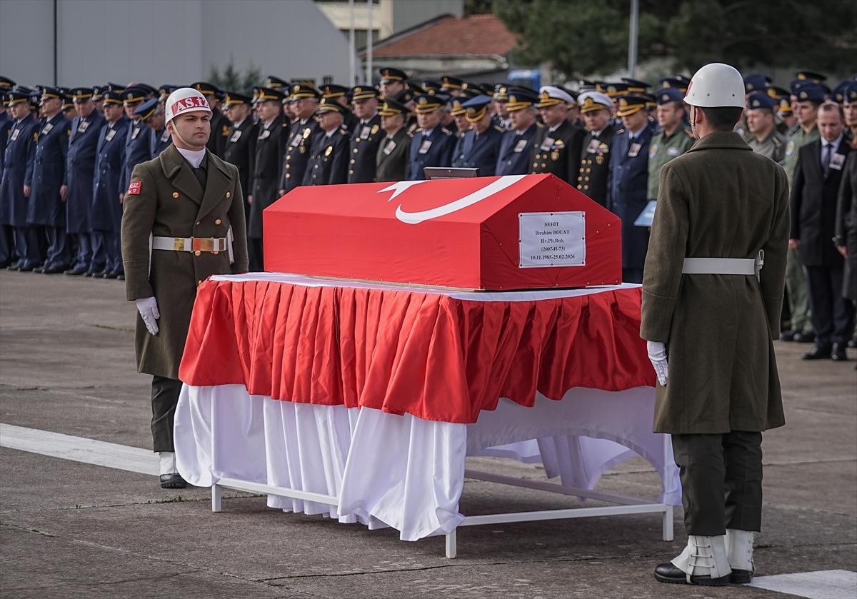 Balıkesir’de düşen F-16 savaş uçağında şehit olan pilotumuz için tören düzenlendi