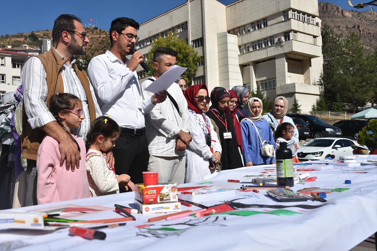 Gümüşhane'den Gazze'ye destek: "Filistinli çocuklar için çiz" etkinliği düzenlendi