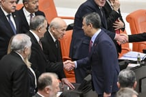 Devlet Bahçeli’den Özgür Özel’e sürpriz telefon