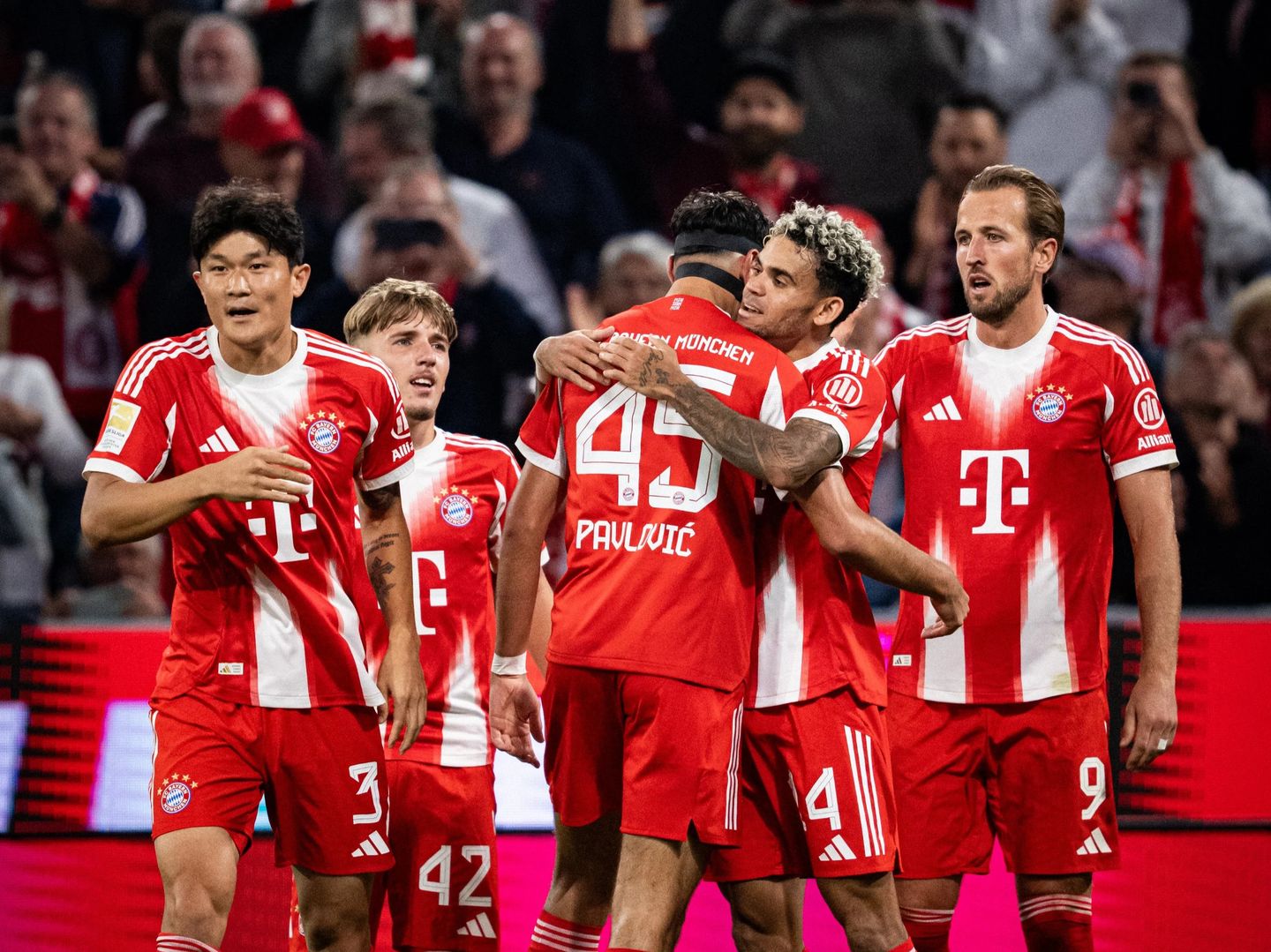 Bundesliga'nın açılış maçı gol şölenine dönüştü: Harry Kane'in Hat-trick yaptığı karşılaşmada Bayern Münih, Leipzig'i gol yağmuruna tuttu