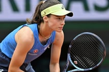 Wimbledon'da Türk zaferi: Zeynep Sönmez, Rumen rakibini devirerek tarih yazdı