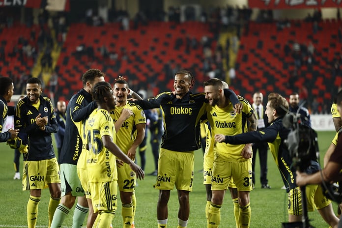 Zirve takibi sürüyor: Fenerbahçe, Gaziantep deplasmanında fark attı