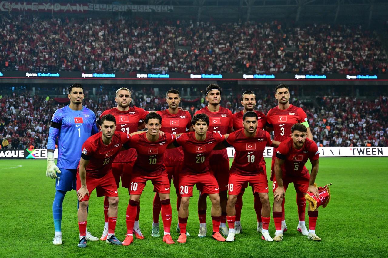 A Milli Futbol Takımımız Fransa'ya tek golle mağlup oldu 
