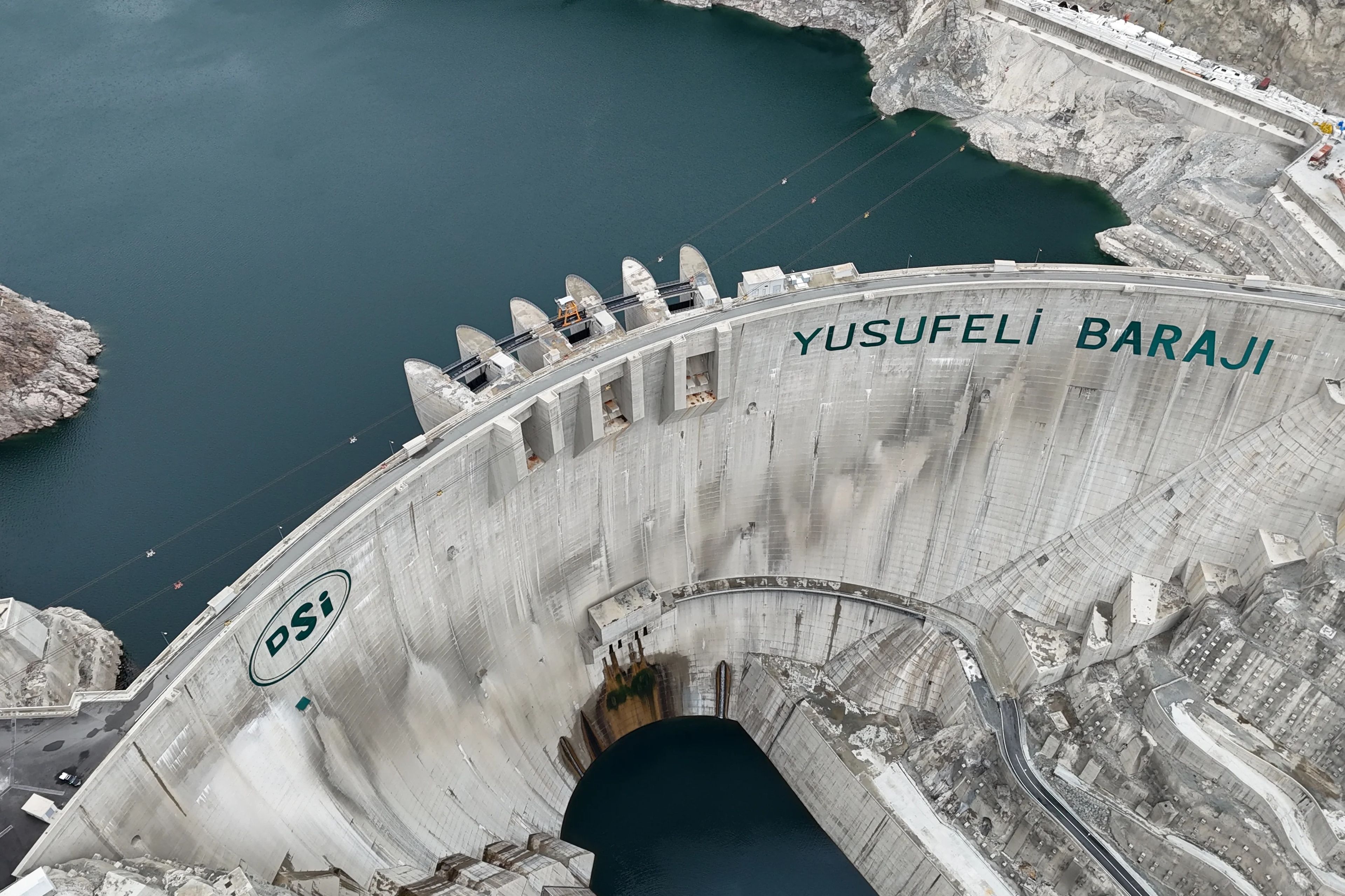 Yusufeli HES Türkiye'nin enerji ihtiyacını karşılıyor: 2.5 milyon kişiye elektrik üretiyor