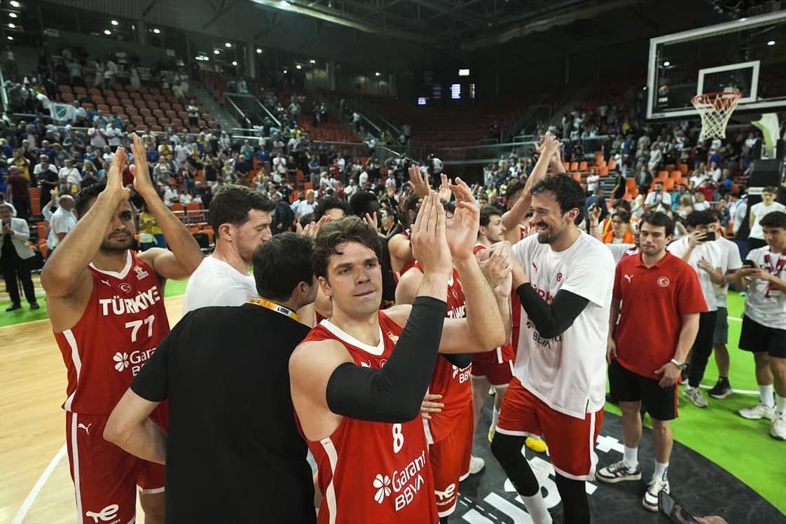 12 Dev Adam Bosna'da liderliği garantiledi