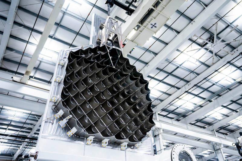 Starship'in yeni Super Heavy roketinin ızgara kanadı.