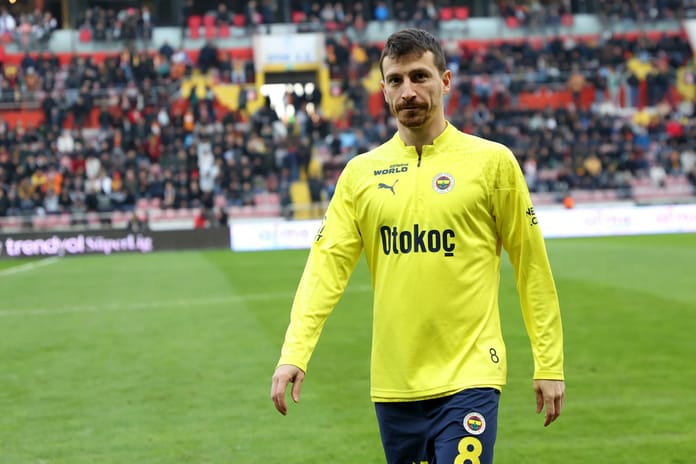 Fenerbahçe, Mert Hakan Yandaş'ın sağlık durumuyla ilgili çıkan haberler dair açıklama yaptı