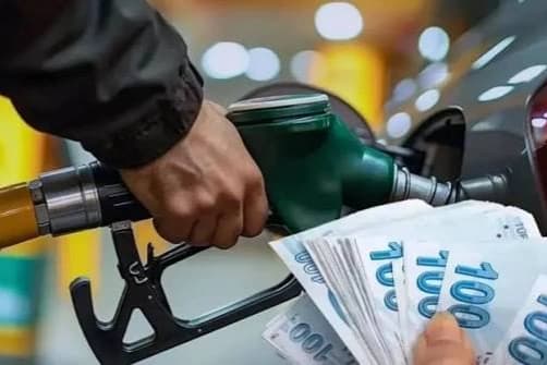 Akaryakıta bir zam daha! Salı günü tabelaya yansıyacak 