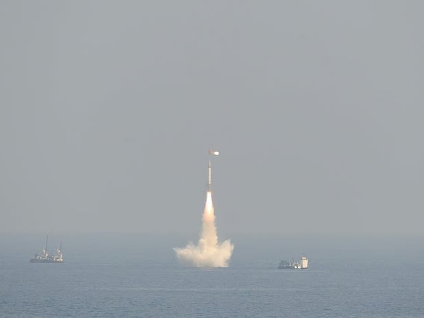 Hindistan, nükleer denizaltı INS Arighaat’tan K-4 uzun menzilli balistik füzeyi test etti