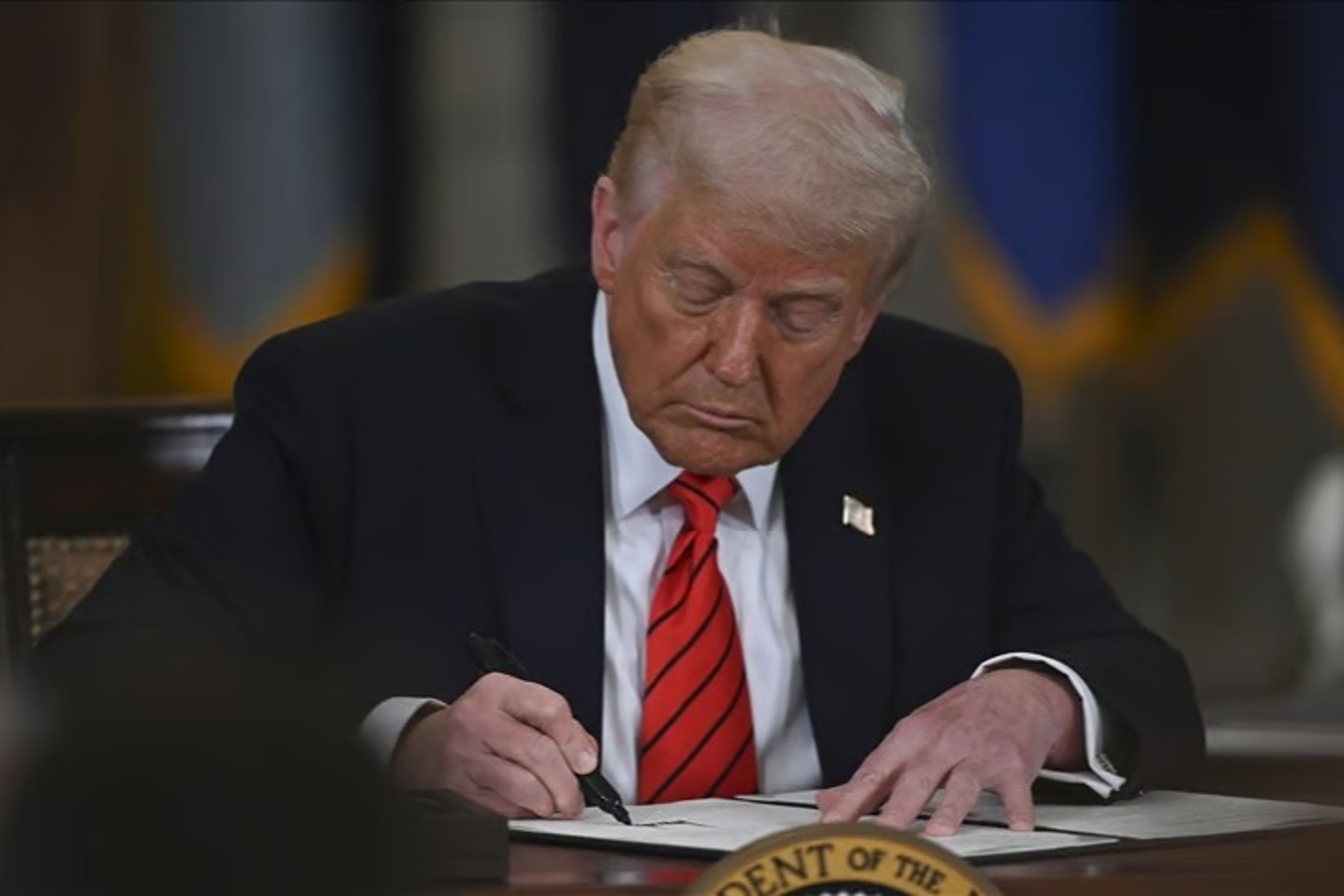 Trump'tan yapay zeka istismarına karşı tarihi imza