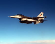 Karadeniz'de kontrolden çıktığı tespit edilen İHA düşürüldü