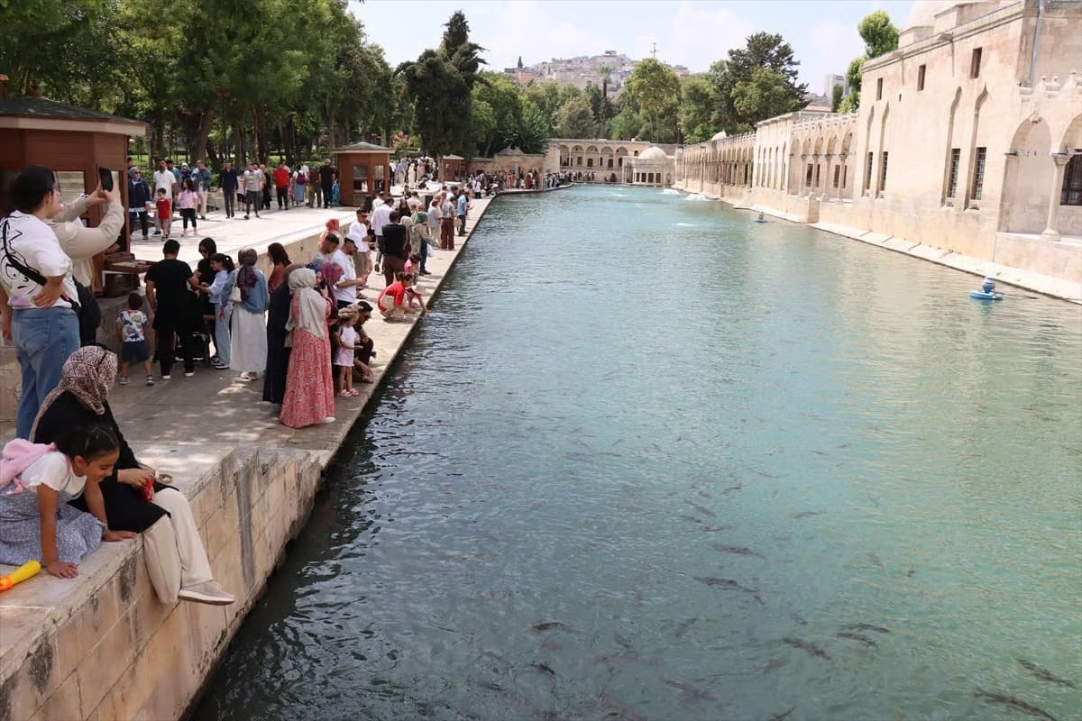 Balıklıgöl'e yoğun rağbet sürüyor