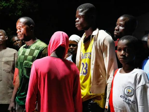 Nijerya'da teröristlerin kaçırdığı 300 öğrenci serbest bırakıldı