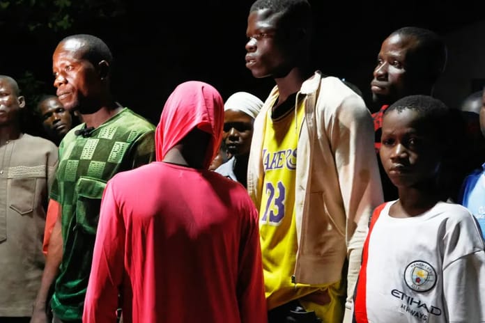 Nijerya'da teröristlerin kaçırdığı 300 öğrenci serbest bırakıldı