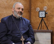 Ermenistan'da darbe girişimi: Başpiskopos tutuklandı