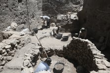 Yassı Höyük'te, Geç Tunç Çağı'na ait yapı ve silolar bulundu