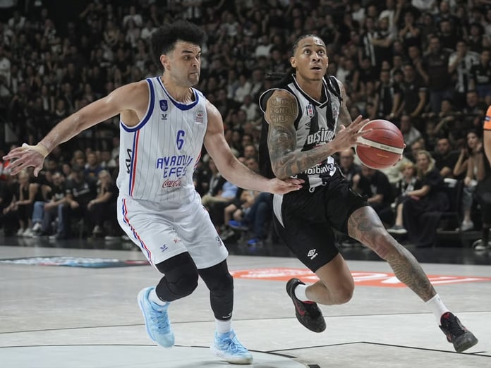 Basketbol Süper Ligi play-off yarı finalinde Beşiktaş ve Anadolu Efes, serideki ikinci maç için parkede