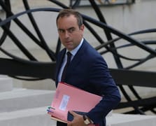 Macron istifa eden Lecornu’yu yeniden Başbakan atadı