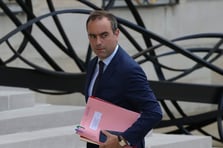 Macron istifa eden Lecornu’yu yeniden Başbakan atadı