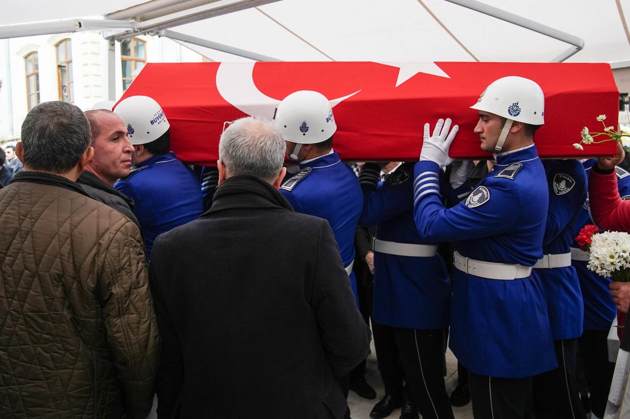 Usta oyuncu Haldun Dormen son yolculuğuna uğurlandı