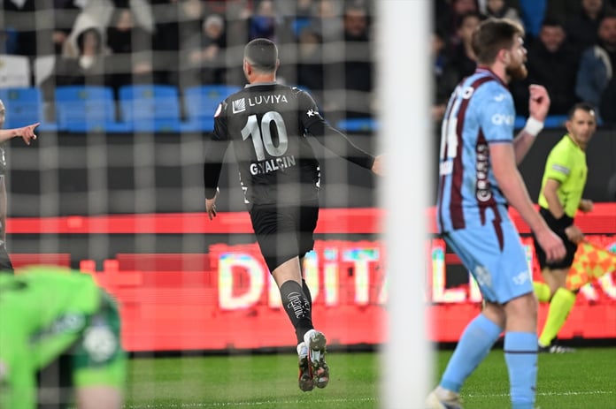 Perdeyi Güven Yalçın açtı