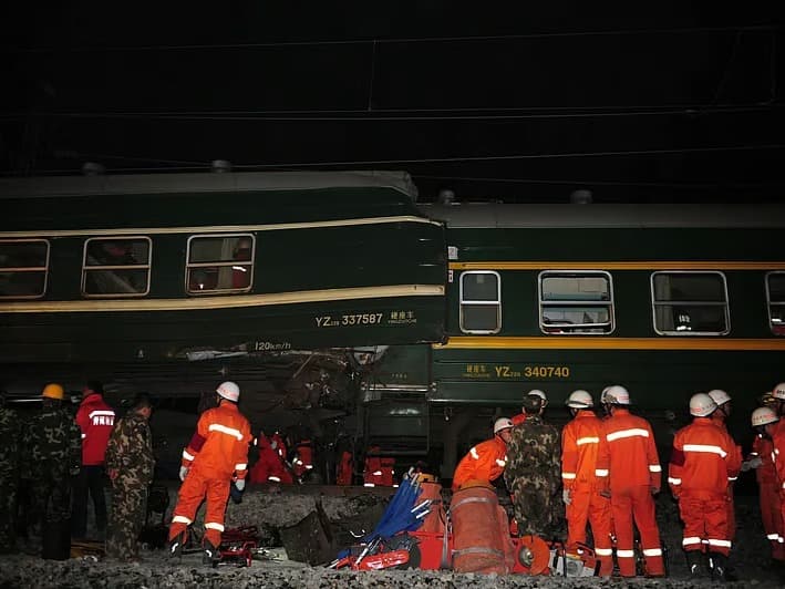 Çin'de tren kazası: 11 ölü