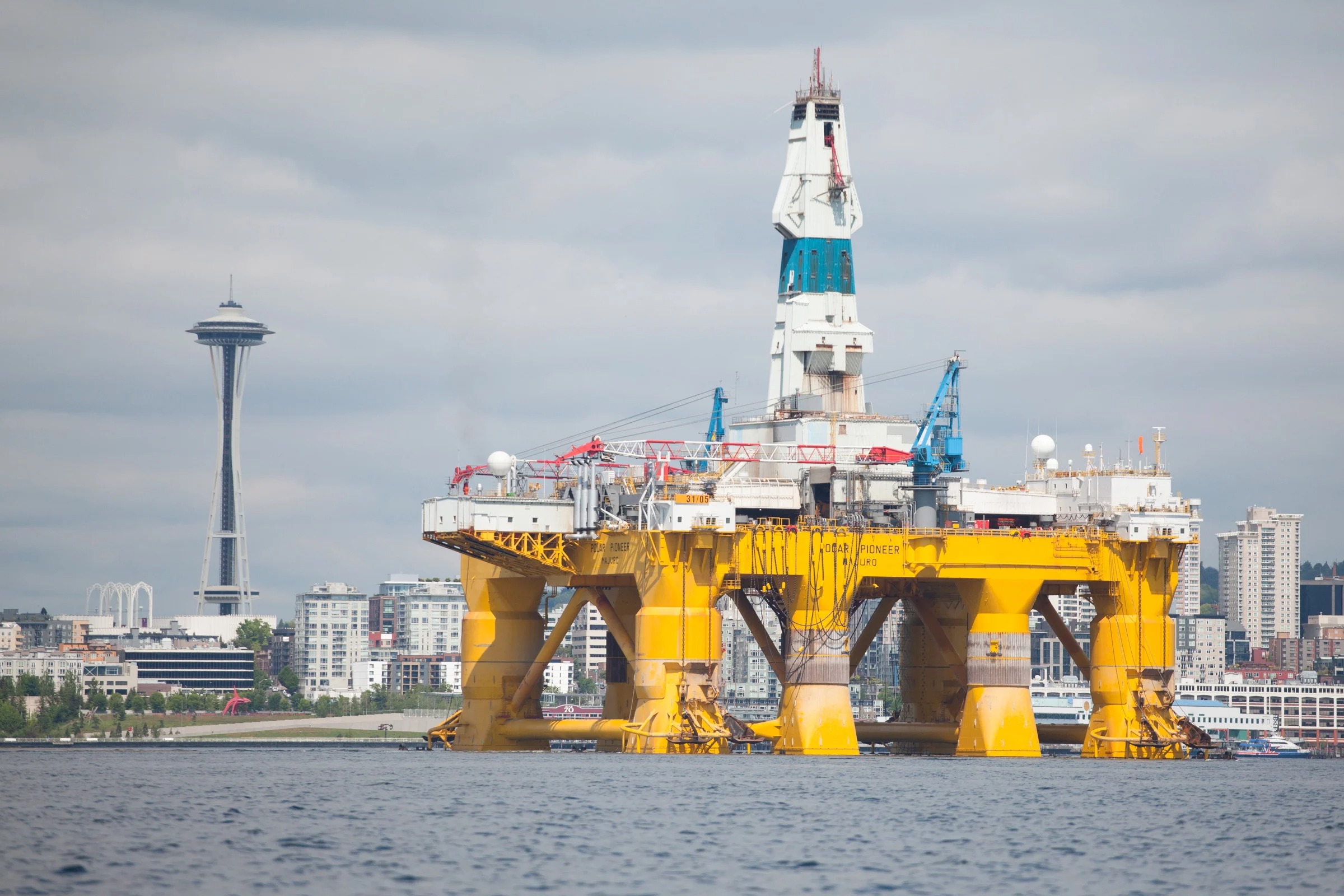 Shell Draws Exxon Interest in $8bn US Chemicals Sale