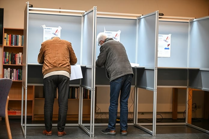 Hollanda’da seçim sürprizi: Aşırı sağ gerilerken merkez güçlendi