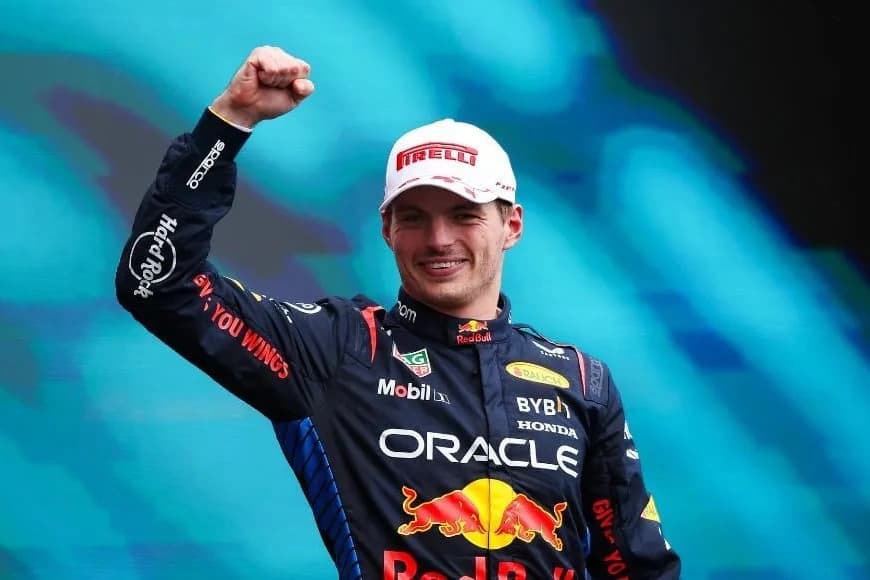 Max Verstappen’e formula 1 tarihine geçen sözleşme