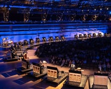 11 bin tel, tek bir deneyim: Piyanolarla ses ormanı