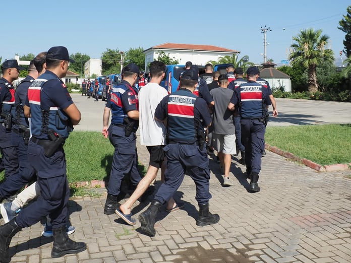 3 ilde Kamuyu 2.5 milyar TL zarara sokan suç örgütüne operasyon