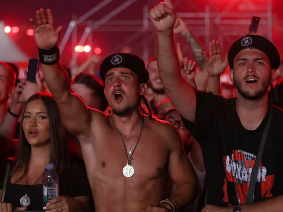 Hırvatistan'da konserde Nazi selamı skandalı